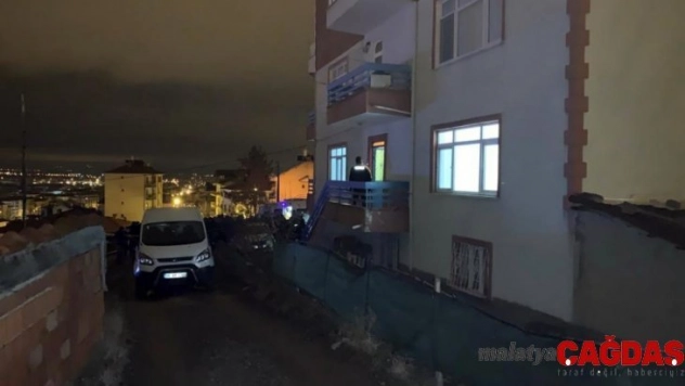 Ankara'da genç kadın, iki aylık bebeğinin yanında bıçaklanarak öldürülmüş olarak bulundu