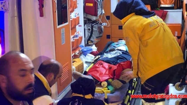 Ankara'da sıkışmalı trafik kazası: 1'i ağır 4 yaralı