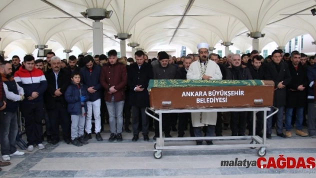 Ankara'da yangında ölen genç toprağa verildi
