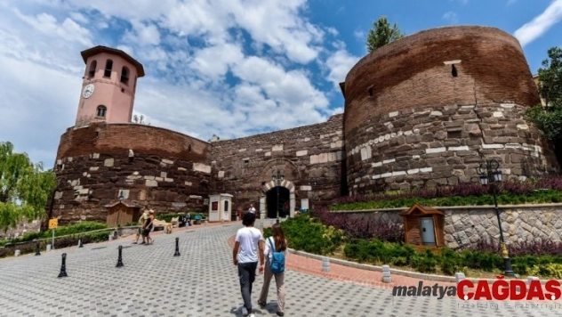Ankara Kalesi'ne ücretsiz otopark