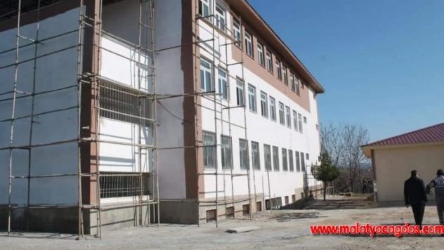 Ankaralı iş kadınından Kulp'a eğitim desteği