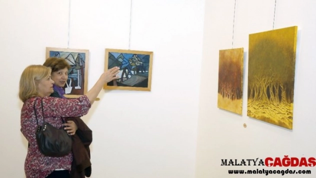 Ankaralı kadın ressamların 50. yıl sergisi ÇSM'de