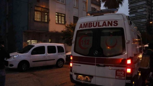 Anne ve kızı yemek masasında infaz edildi