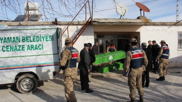 Annesi ve engelli babasıyla sonu aynı oldu