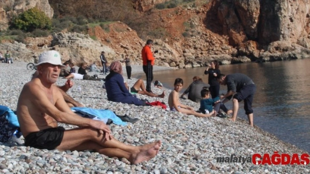 Antalya'da Aralık'sız güneşli günler