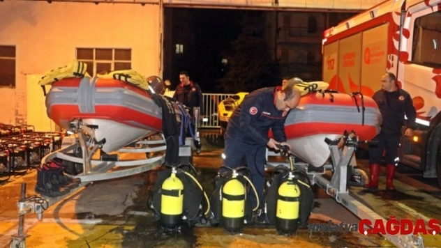 Antalya'da 'kırmızı kod' uyarısı için gece nöbeti başladı