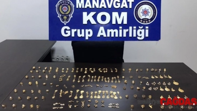 Antalya'da 600 gram kaçak altın ele geçirildi