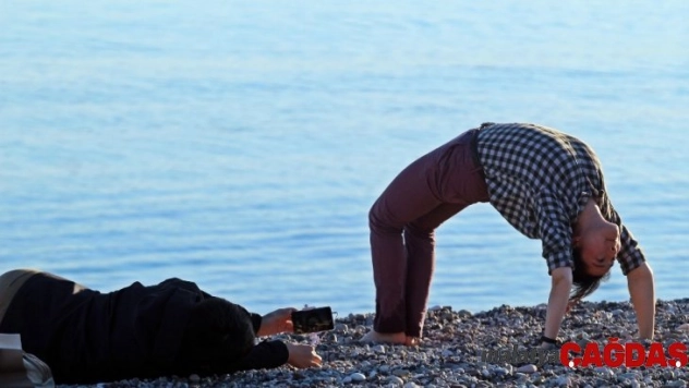Antalya'da akşam güneşi içleri ısıttı