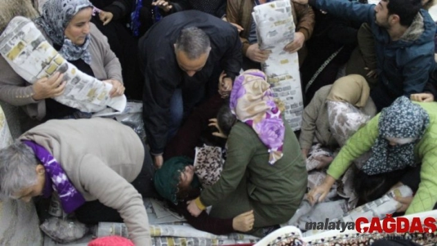 Antalya'da bedava halı ve paspas için birbirlerini ezdiler