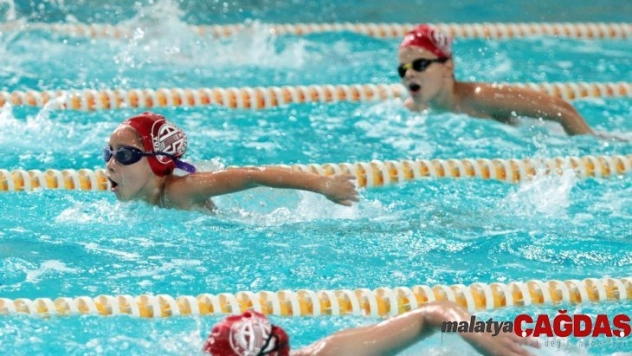 Antalyaspor'dan yüzme şenliği