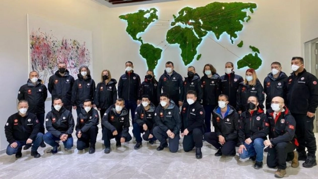 Antarktika bilim seferine giden 9 kişilik ekibin 2'si Atatürk Üniversitesinden