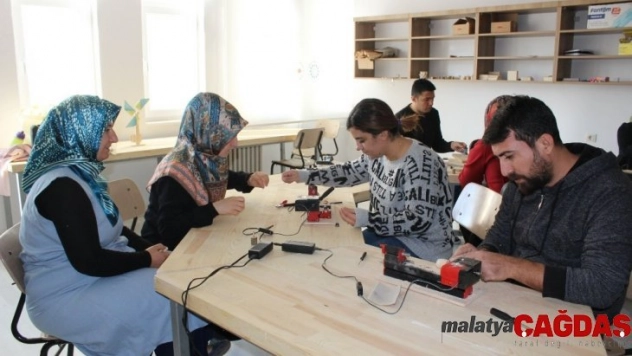 Ara tatilde STEM ve ahşap atölye kursları