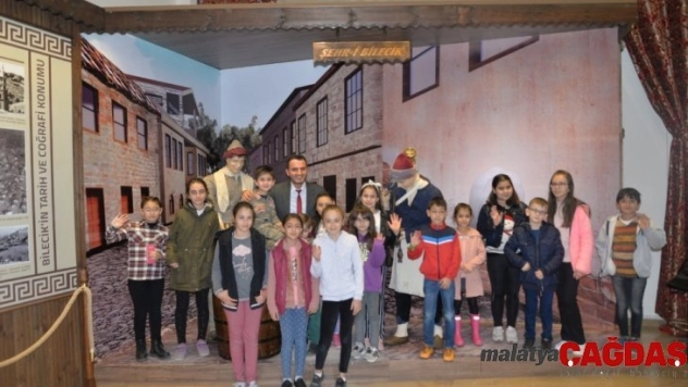 Ara tatildeki çocuklardan müze ziyareti