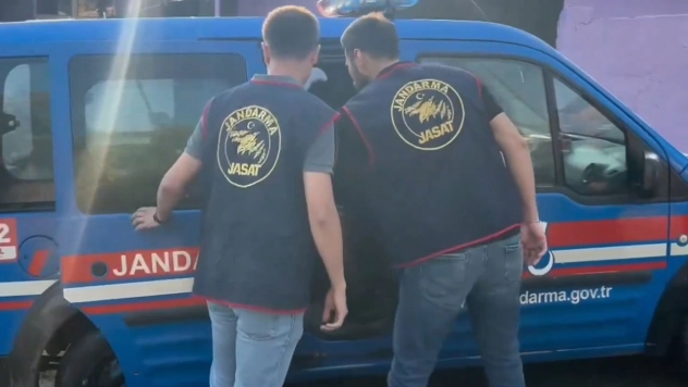 Arama kaydı bulunan 4️ bin 5️1️7️ firari yakalandı