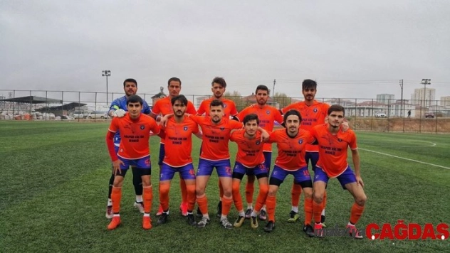 Arapgirspor liderliği bırakmak istemiyor