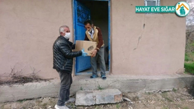 Yaşlıların ihtiyaçlarını karşılıyor