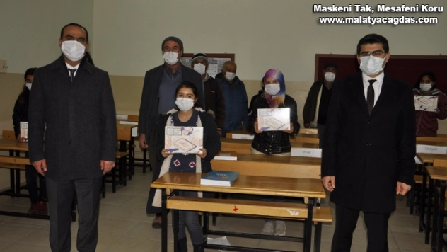 Arguvan'da öğrencilere tablet dağıtıldı