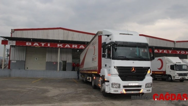 Arnavutluk'taki depremzedelere Türk Kızılay'dan yardım eli