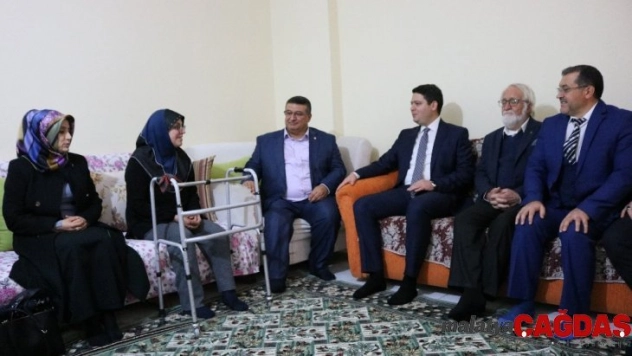 Artuklu Kaymakamı Gökpınar'dan engelli vatandaşlara ziyaret