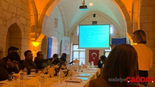 Artuklu Üniversitesi'nden turizm işletmecilerine eğitim