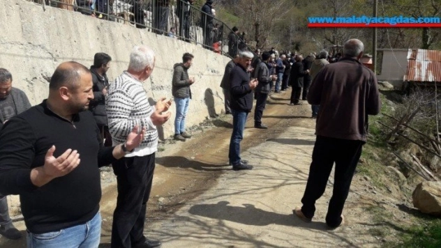 Artvin'de cenazeye korona ayarı