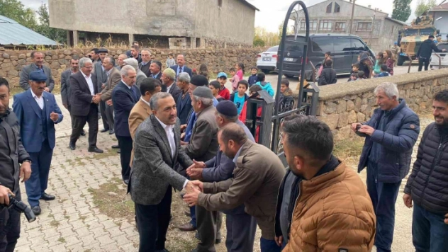 Arvas döneminde bir ilk daha: Erciş'te kapalı yarı olimpik yüzme havuzu hizmete açıldı