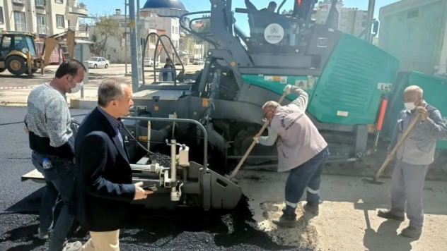 Asfalt çalışmaları devam ediyor