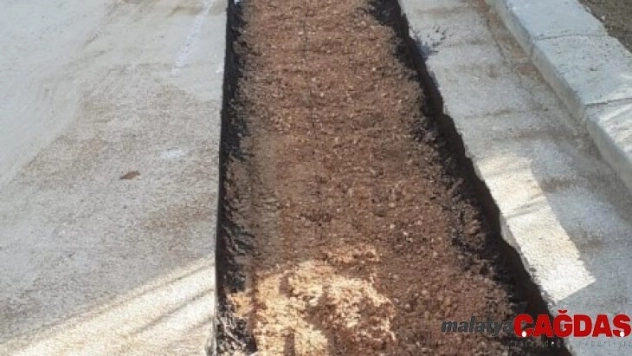Asfalt yama ve parke taşı çalışmaları devam ediyor