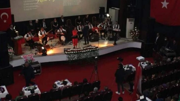 Aşık Veysel türküleri ile anıldı