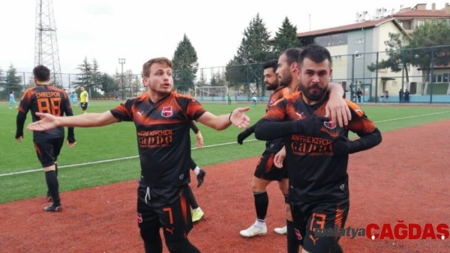 Asistleriyle ve golleriyle takımını sırtlıyor