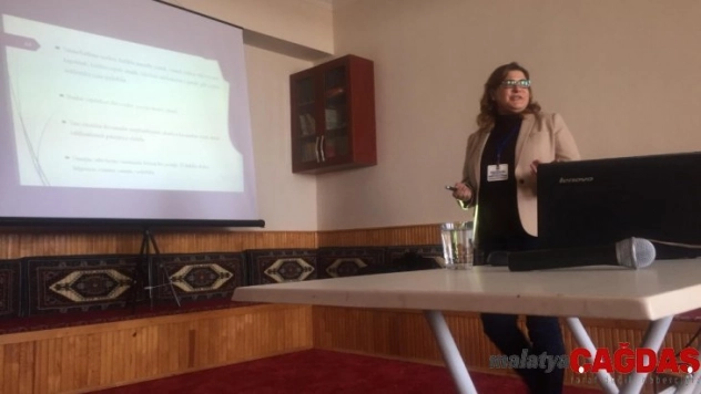 Aşkale'de 'Akademik Başarıyı Artırmanın Yolları' konferansı düzenlendi