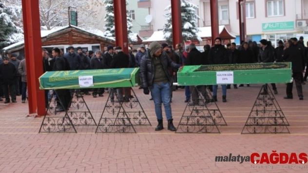 Asker ziyareti sonrası kazada hayatını kaybeden karı-koca, son yolculuklarına uğurlandı