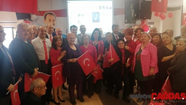 Atatürk Emekliler Konağı üyeleri 24 Kasım'ı coşkuyla kutladı