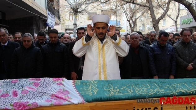 Atatürk'ün sohbet ettiği o küçük kız, 90 yaşında hayatını kaybetti