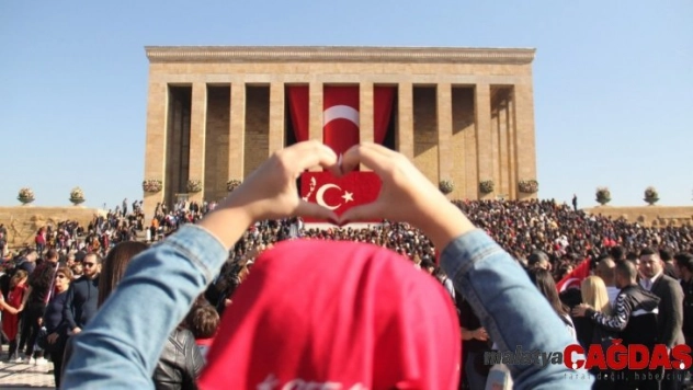 Atatürk'ün vefatının 81. yılında Anıtkabir ziyaretçi akınına uğradı