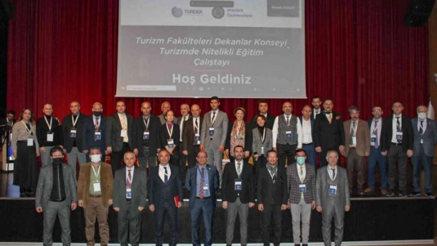 Atatürk Üniversitesi ev sahipliğinde Turizmde Nitelikli Eğitim Çalıştayı düzenlendi