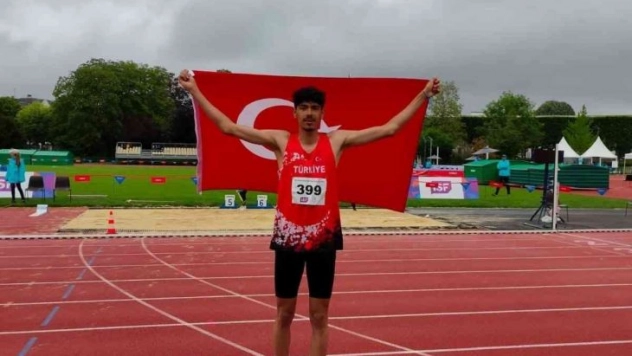 Atilla Göktuğ Taşdelen, dünya ikincisi oldu