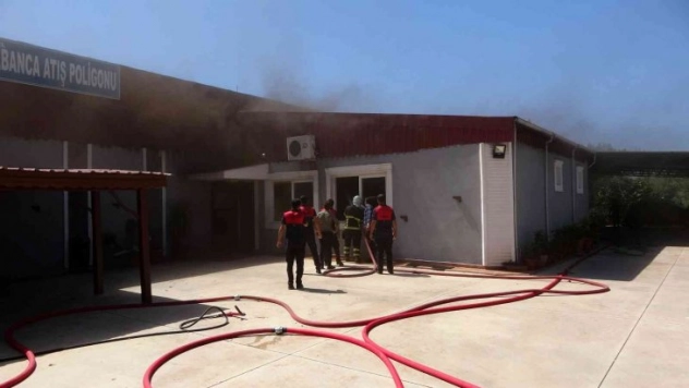 Atış poligonunda çıkan yangın büyümeden söndürüldü