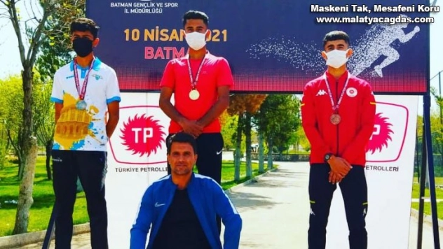 Atlet kuzenler başarıyla döndü