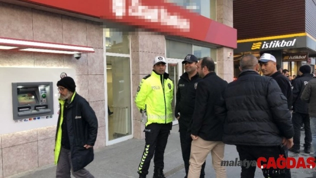 Avcılar'da banka şubesinde soygun girişimi