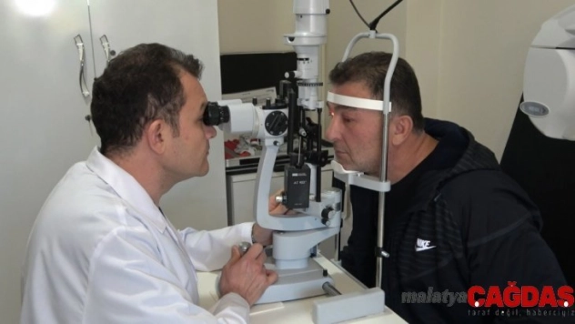 Avustralya'dan geldi, gözlüklerinden 'akıllı lens' ile kurtuldu