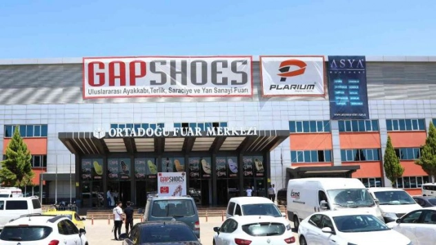 Ayakkabı ve terlik sektöründe yeni ürün ve modeller Gaziantep'te sergilendi