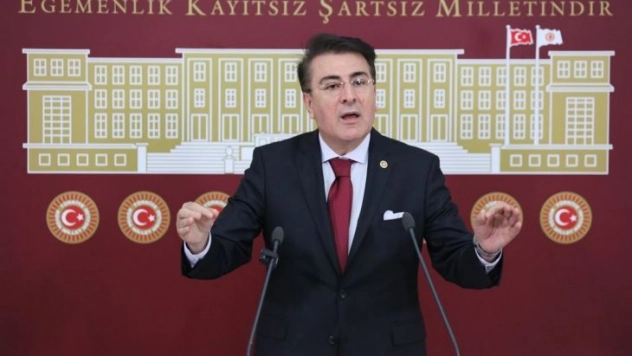 Aydemir: 'Özdemir Bayraktar Milli kahraman'