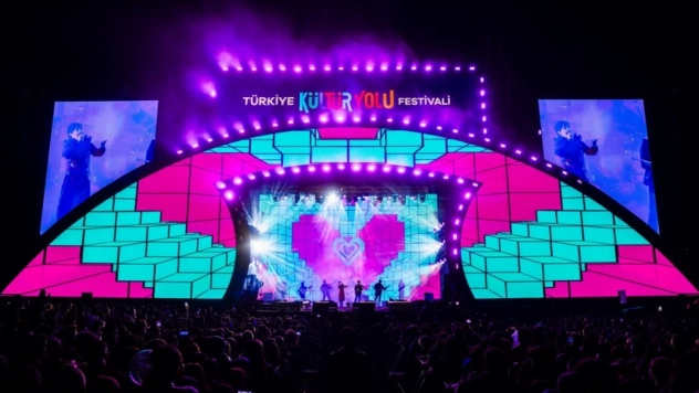 Aydilge'den Filistin mücadelesine destek