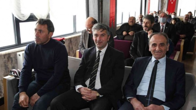 Ayhan, muhtarlarla buluştu