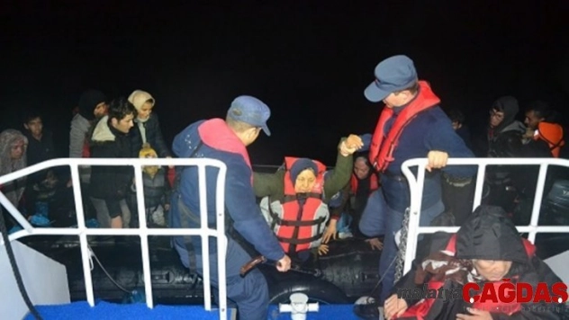 Ayvalık'ta 34 düzensiz göçmen Sahil Güvenlik ekiplerine yakalandı