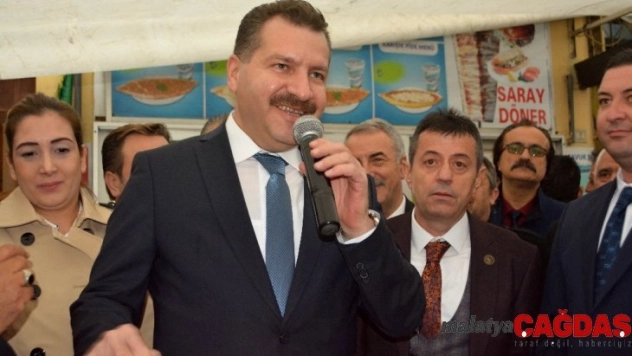 Ayvalık'ta MHP'den coşkulu açılış