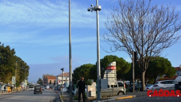 Ayvalık'ta Mobese direği yerine dikildi