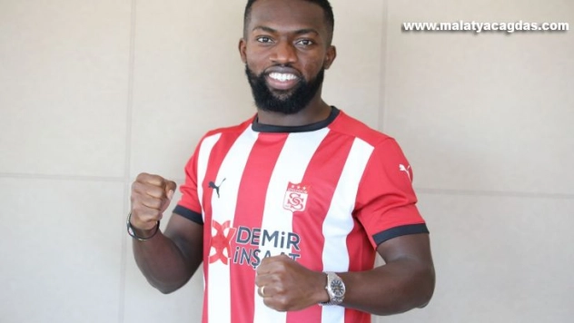 Azubuike Okechukwu resmen Sivasspor'da