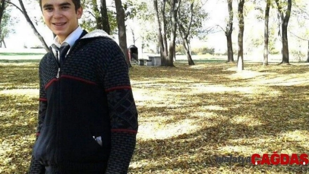 Babası tarafından vurulan 19 yaşındaki genç son yolculuğuna uğurlandı
